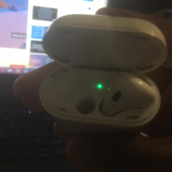 Apple air pods - Picture 1 of 4